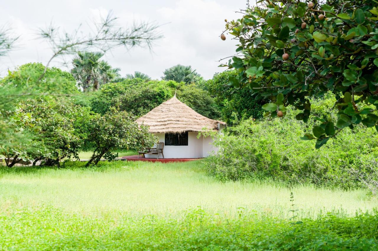 Tamba Kuruba Eco-Lodge Folonko Exterior foto